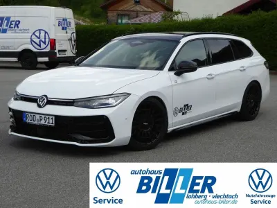 Gebraucht VW Passat Style 193 PS (141 kW) 2024 Pure white Kombi