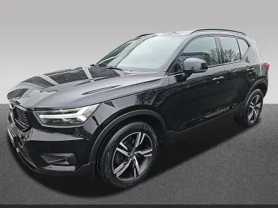 Käytetty Volvo XC40 R-Design 163 HP (119 kW) 2020 Musta Katumaasturi