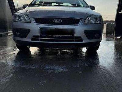 Gebraucht Ford Focus Ghia 145 PS (106 kW) 2005 Grau Limousine