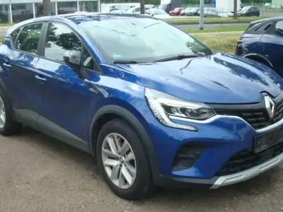Używany Renault Captur Experience 91 KM (66 kW) 2021 Niebieski SUV