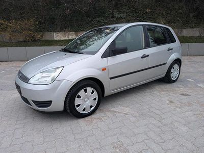 Gebraucht Ford Fiesta 60 PS (44 kW) 2005 Silber Kleinwagen