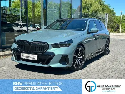 Usata BMW i5 M Sport 250 kW (340 CV) 2025 Verde Station wagon