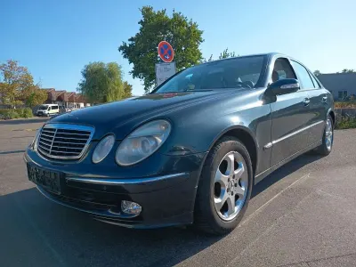 Gebraucht Mercedes E200 163 PS (119 kW) 2004 Blau Limousine