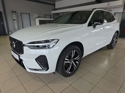 Gebraucht Volvo XC60 R-Design 250 PS (183 kW) 2022 Crystal white SUV