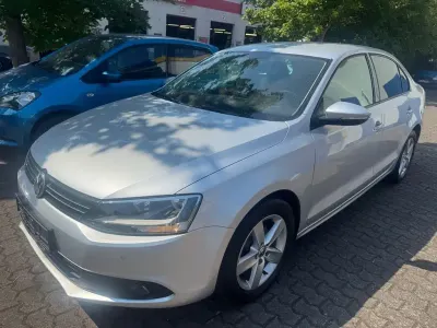 Gebraucht VW Jetta Comfortline 105 PS (77 kW) 2011 Silber Limousine
