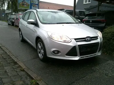 Gebraucht Ford Focus SYNC Edition 125 PS (91 kW) 2013 Silber Limousine