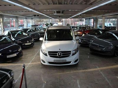 Bergkristallweiss Gebraucht 2017 Mercedes V220 Edition Van / Kleinbus | 34.900 €