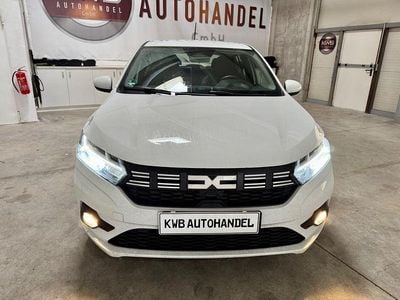Weiß Gebraucht 2025 Dacia Sandero Expression Limousine | 17.100 € (Guter Preis)