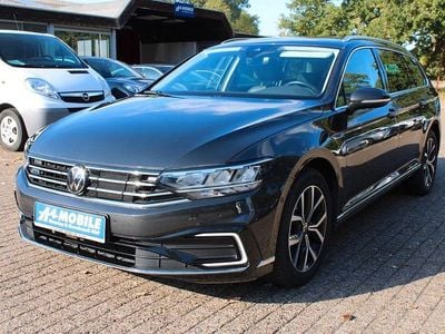 Grau Gebraucht 2023 VW Passat GTE Kombi | 23.499 € (Fairer Preis)