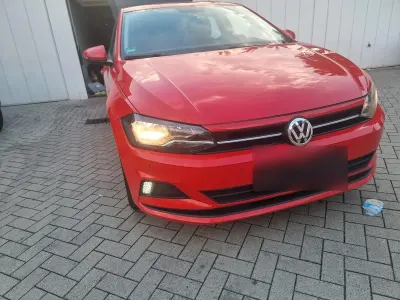 Gebraucht VW Polo 75 PS (55 kW) 2017 Rot Kleinwagen