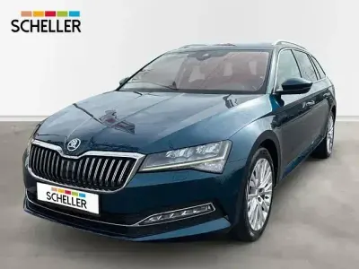 Gebraucht Skoda Superb Style 150 PS (110 kW) 2023 Lavablau metallic (metallic) Kombi