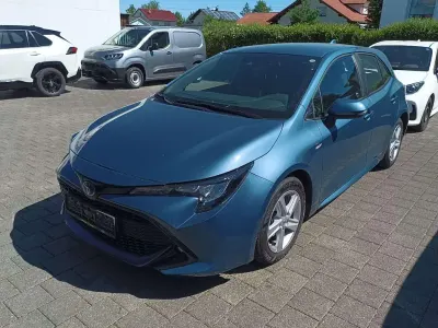 Gebraucht Toyota Corolla Hybrid Business Edition 118 PS (86 kW) 2022 Blue metallic Kleinwagen