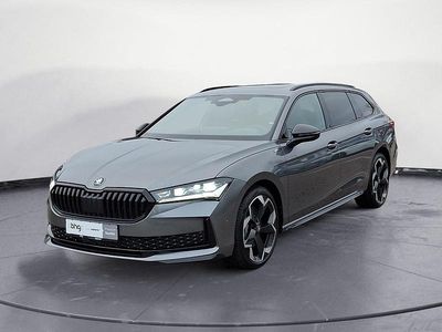 Neu Skoda Superb SportLine 193 PS (141 kW) 2026 Grau Kombi