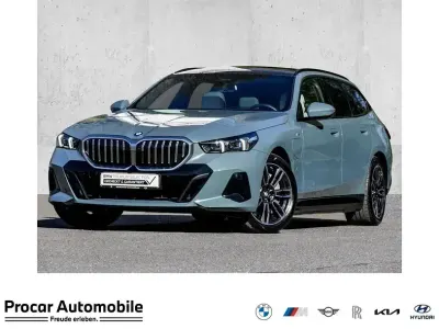 Gebraucht BMW 550e M Sport 489 PS (359 kW) 2025 Grün Kombi