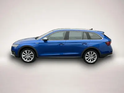 Gebraucht Skoda Octavia Scout 150 PS (110 kW) 2022 Manufacturer Kombi