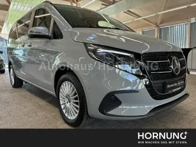 Gebraucht Mercedes V220 Style 163 PS (119 kW) 2025 Grau Van / Kleinbus