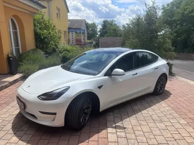 Gebraucht Tesla Model 3 RWD 208 kW (283 PS) 2022 Weiß Limousine