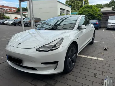 Gebraucht Tesla Model 3 239 kW (325 PS) 2020 Weiß Limousine
