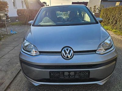 Usata VW up! move up! 60 CV (44 kW) 2019 Argento Utilitaria