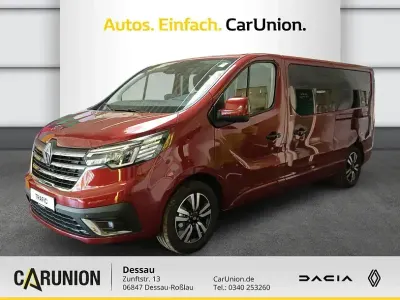 Gebraucht Renault Trafic 170 PS (125 kW) 2026 Karmesinrot metallic Van / Kleinbus