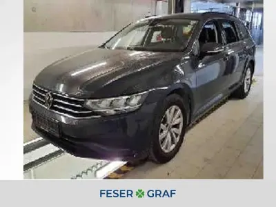 Gebraucht VW Passat Basis 150 PS (110 kW) 2021 Uranograu Kombi