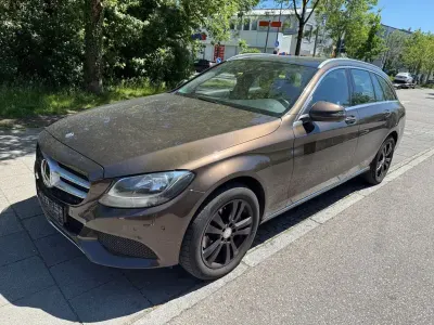 Gebraucht Mercedes C250 Avantgarde 204 PS (150 kW) 2015 Braun Limousine