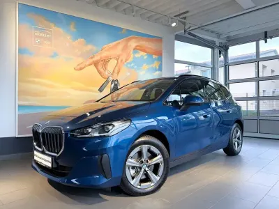 Gebraucht BMW 220 Sport Line 170 PS (125 kW) 2025 Blau Kombi