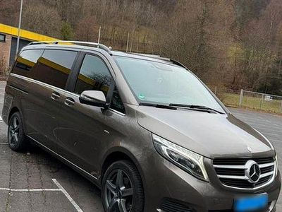 Gebraucht Mercedes V250 Avantgarde Edition 190 PS (139 kW) 2016 Beige Van / Kleinbus