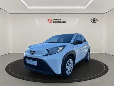 Gebraucht Toyota Aygo X X-play 72 PS (52 kW) 2022 Weiß SUV