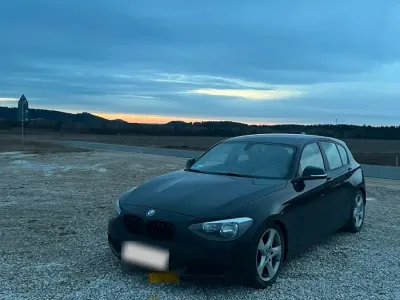 Gebraucht BMW 114 102 PS (75 kW) 2012 Schwarz Kleinwagen