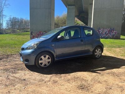 Gebraucht Toyota Aygo 68 PS (50 kW) 2009 Blau Kleinwagen