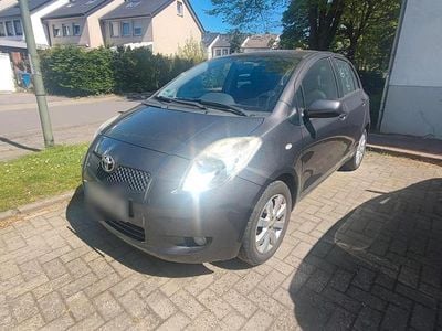 Usata Toyota Yaris 70 CV (51 kW) 2008 Grigio Utilitaria