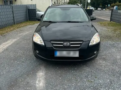 Gebraucht Kia Ceed 109 PS (80 kW) 2009 Schwarz Kleinwagen