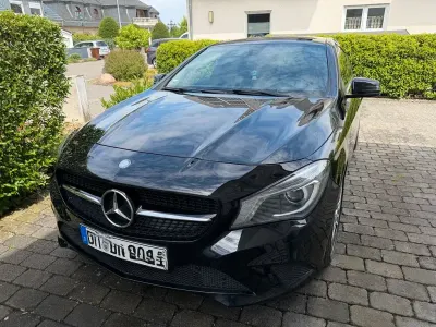 Gebraucht Mercedes CLA200 Shooting Brake Urban 156 PS (114 kW) 2015 Schwarz Kombi