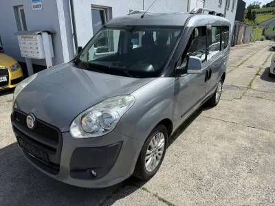 Gebraucht Fiat Doblò Emotion 105 PS (77 kW) 2011 Esterno (grigio impecca) Van / Kleinbus