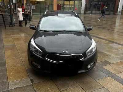 Gebraucht Kia Ceed 200 PS (147 kW) 2014 Schwarz Kleinwagen
