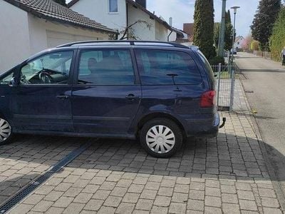 Gebraucht VW Sharan Trendline 105 PS (77 kW) 2010 Blau Van / Kleinbus