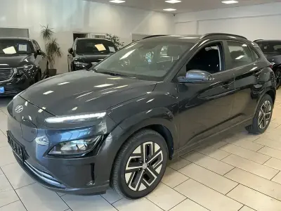 Second-hand Hyundai Kona Select 100 kW (136 CP) 2023 Gri SUV