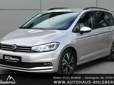 Gebraucht VW Touran Comfortline 150 PS (110 kW) 2024 Ivory silver Van / Kleinbus