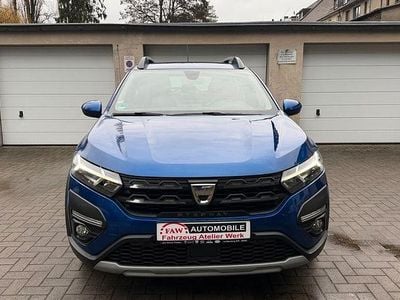 Gebraucht Dacia Sandero Comfort 101 PS (74 kW) 2011 Blau Limousine