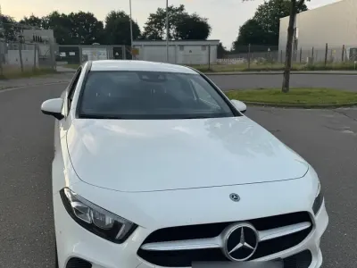 Używany Mercedes A250 216 KM (158 kW) 2021 Biały Sedan/Limuzyna