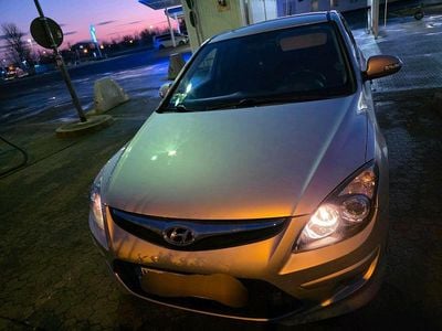 Grau Gebraucht 2011 Hyundai i30 Limousine | 5.295 €