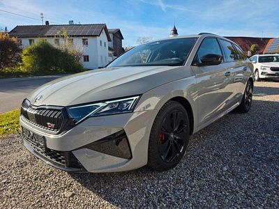 Neu Skoda Octavia RS 265 PS (194 kW) 2025 Grau Kombi