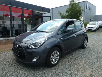 Gebraucht Hyundai ix20 90 PS (66 kW) 2016 Grau Kleinwagen