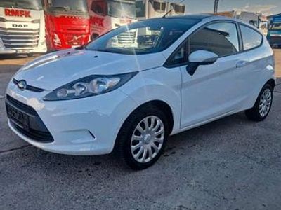 Usata Ford Fiesta 60 CV (44 kW) 2010 Bianco Berlina