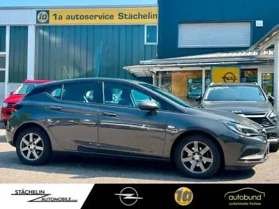 Usata Opel Astra Edition 125 CV (91 kW) 2016 Grigio Utilitaria