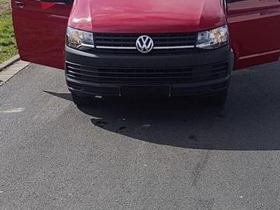 Gebraucht VW Transporter 102 PS (75 kW) 2019 Rot Van