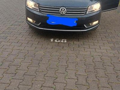 Gebraucht VW Passat 140 PS (102 kW) 2011 Blau Kombi
