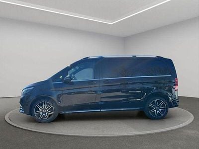Gebraucht Mercedes V300 Avantgarde 237 PS (174 kW) 2022 Obsidianschwarzmet Van / Kleinbus