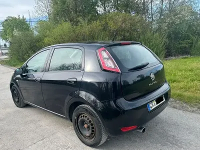 Used Fiat Punto 77 HP (56 kW) 2013 Black Hatchback